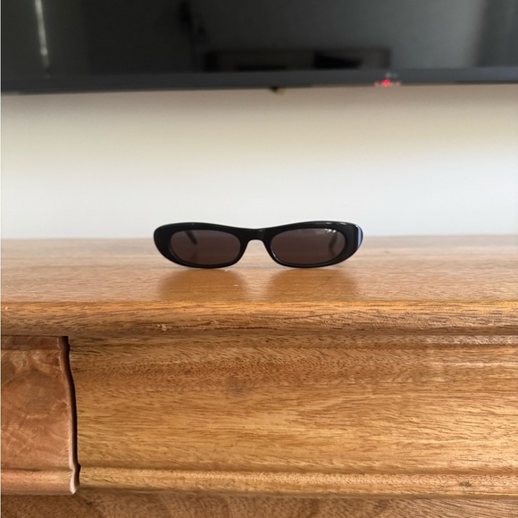 Black Rectangular Sunglasses - Picture 11 of 15